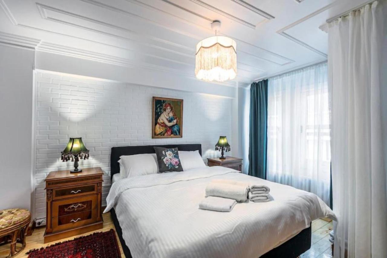 Historical 4-Br Home Steps From Besiktas Stadium & Bosphorus Views - Prime Nisantasi Location! Стамбул Екстер'єр фото