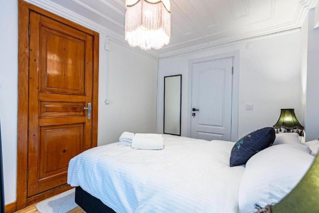 Historical 4-Br Home Steps From Besiktas Stadium & Bosphorus Views - Prime Nisantasi Location! Стамбул Екстер'єр фото