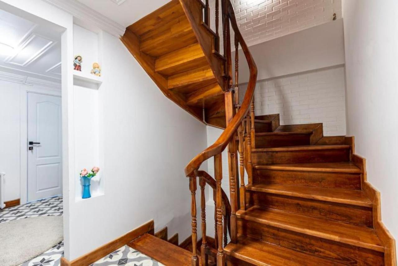 Historical 4-Br Home Steps From Besiktas Stadium & Bosphorus Views - Prime Nisantasi Location! Стамбул Екстер'єр фото
