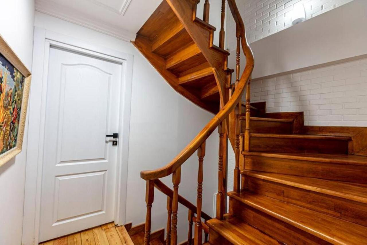 Historical 4-Br Home Steps From Besiktas Stadium & Bosphorus Views - Prime Nisantasi Location! Стамбул Екстер'єр фото