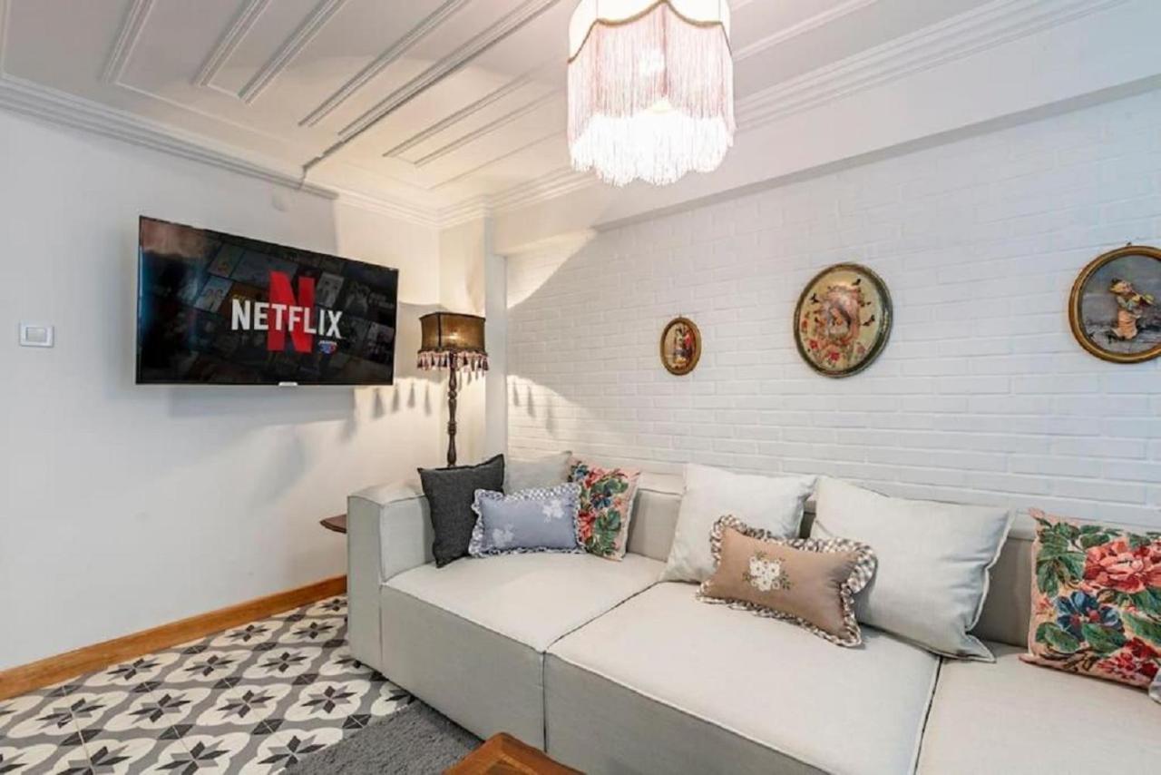 Historical 4-Br Home Steps From Besiktas Stadium & Bosphorus Views - Prime Nisantasi Location! Стамбул Екстер'єр фото