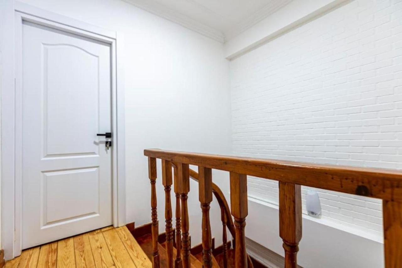Historical 4-Br Home Steps From Besiktas Stadium & Bosphorus Views - Prime Nisantasi Location! Стамбул Екстер'єр фото